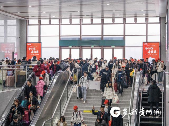 【温暖归家路】贵州毕节：400名务工人员免费搭乘专列顺利返乡