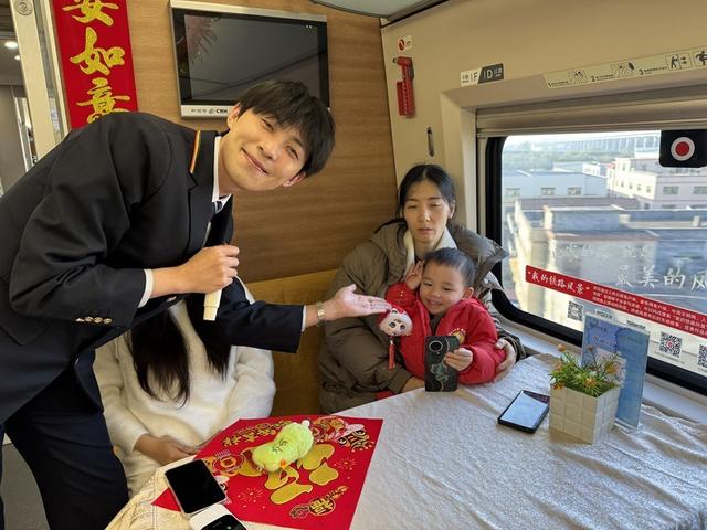 让旅客感受传统文化魅力，广东非遗代表性项目登上列车