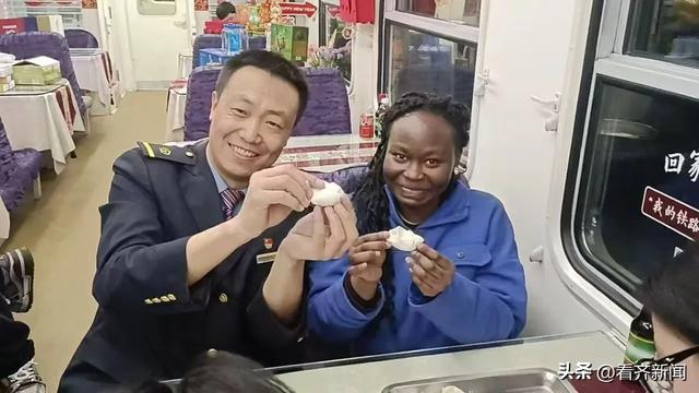 齐齐哈尔这趟列车，年味太浓！