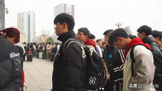 汉中今年首趟学生专列，发车！