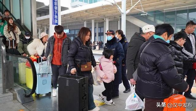 汉中今年首趟学生专列，发车！