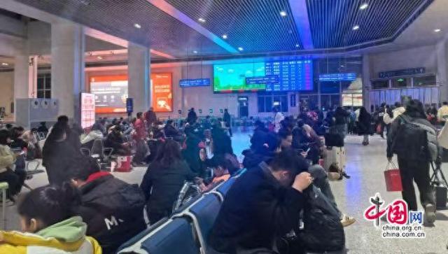 时评：铁路春运见证时代脚步，传递温暖力量
