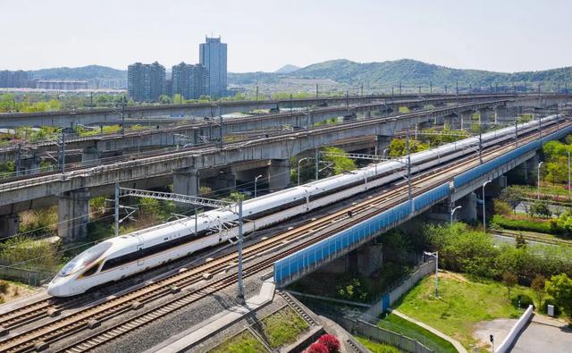 京沪高铁：从"烧钱黑洞"到"印钞机"，一条铁路如何创造百亿奇迹？