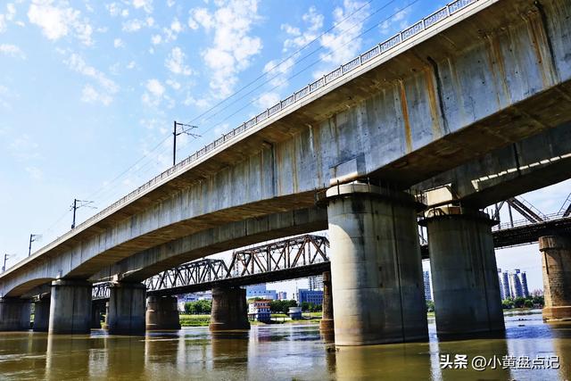 承重千吨列车的高铁桥梁，为什么要设计成空心的？原来大有玄机