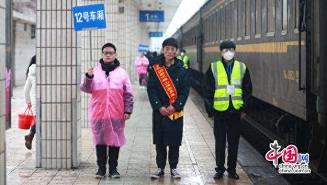 时评：务工专列奔赴山海，铺就幸福就业路