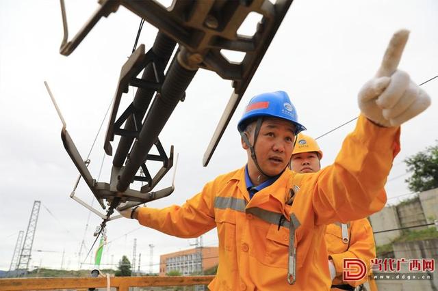 铁路接触网工的日常丨发现最美铁路