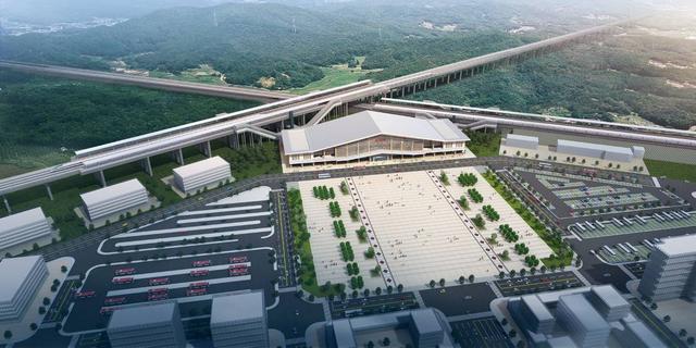 成达万高铁新建站房开工！记者探访施工一线：全线施工进程过半