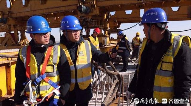 济南起步区最大互通立交穿越邯济铁路架梁施工完成