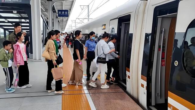 列车跨省动车车票打折厉害