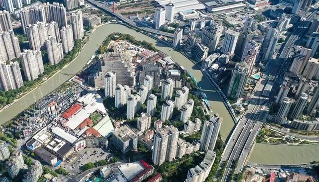 “蛇形走位”的火车你见过吗？上海这些交通工具、设施都“属蛇”