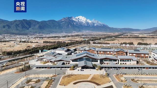 方便、快捷、舒适 丽江首条观光火车线路正式开通运营