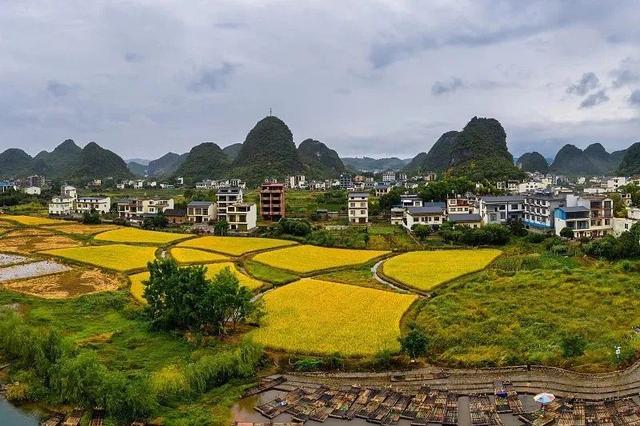 《哪吒2》爆火！坐高铁打卡陈塘关同款风景！