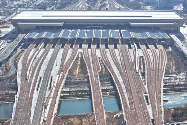 在高铁上能“吃席”？你没看错！