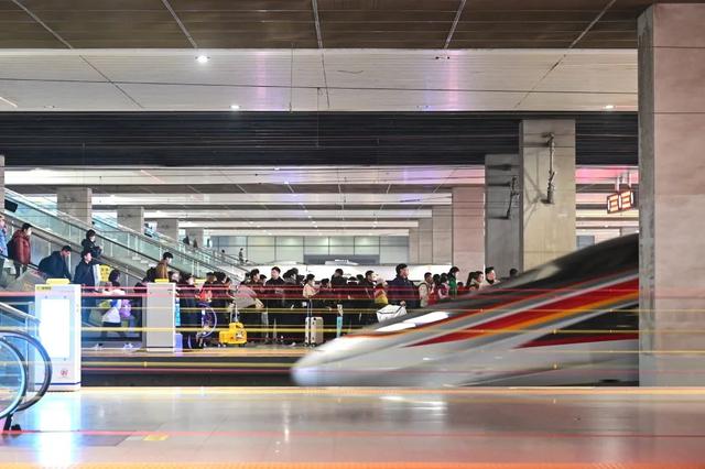 在高铁上能“吃席”？你没看错！