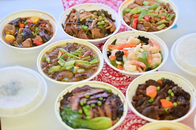 在高铁上能“吃席”？你没看错！