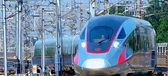 急了！泰国批准中泰高铁二期工程，为啥引发了越南网友一片内斗？