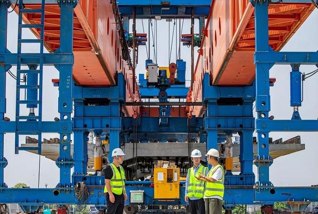 急了！泰国批准中泰高铁二期工程，为啥引发了越南网友一片内斗？