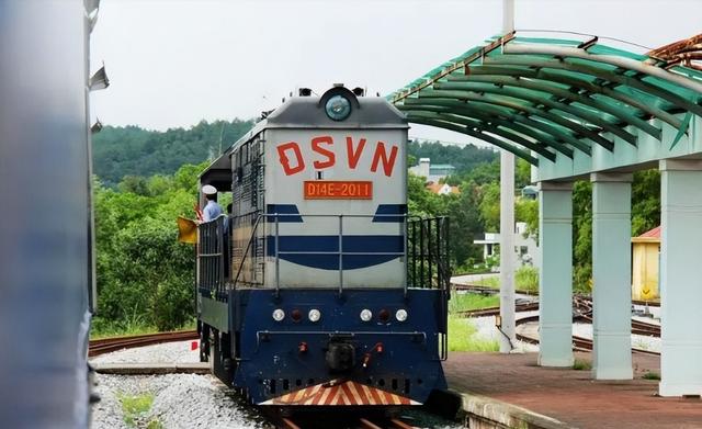 急了！泰国批准中泰高铁二期工程，为啥引发了越南网友一片内斗？