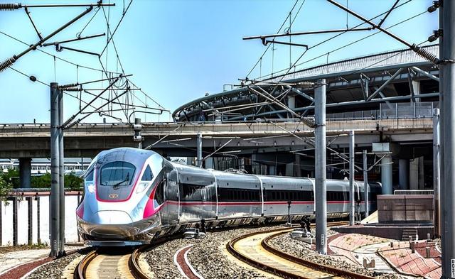 急了！泰国批准中泰高铁二期工程，为啥引发了越南网友一片内斗？