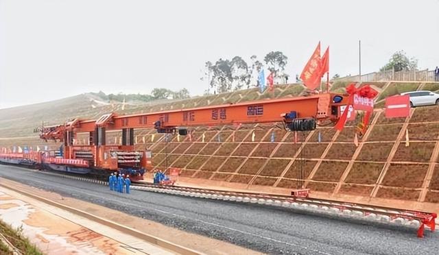 急了！泰国批准中泰高铁二期工程，为啥引发了越南网友一片内斗？