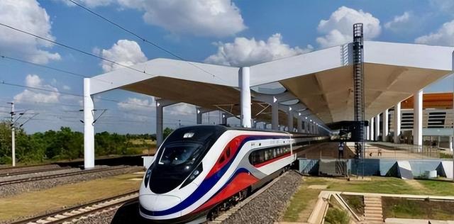 急了！泰国批准中泰高铁二期工程，为啥引发了越南网友一片内斗？