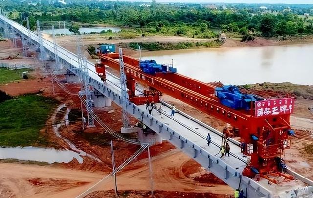 急了！泰国批准中泰高铁二期工程，为啥引发了越南网友一片内斗？