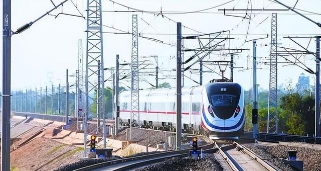 急了！泰国批准中泰高铁二期工程，为啥引发了越南网友一片内斗？