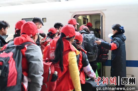 2025年春运贵州开出务工专列19趟