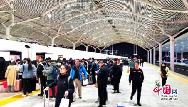 时评：铁路发展，铺就高校学子返校坦途