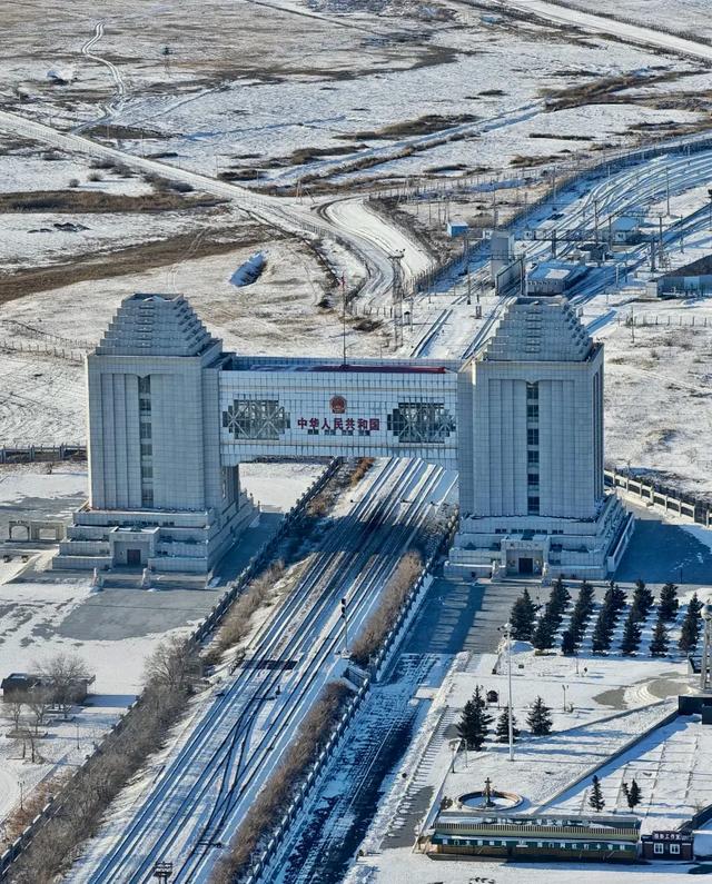 蒙古国要修新铁路了，主要运输矿产，未来还要形成铁路网