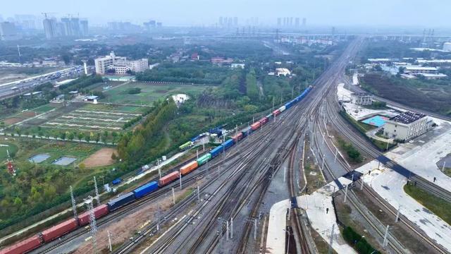 火车司机的跨国恋情！妻子来中国留学，因这件事爱上他……
