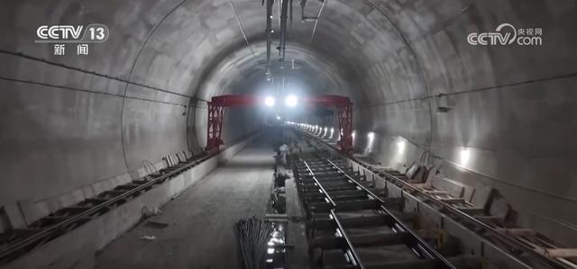 加紧推进！各地铁路项目建设跑出新春“加速度”