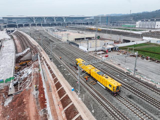 西部地区最大高铁枢纽重庆东站进入线路精调阶段