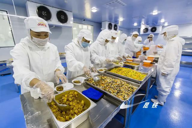 动车上的“一盒好饭”了解一下