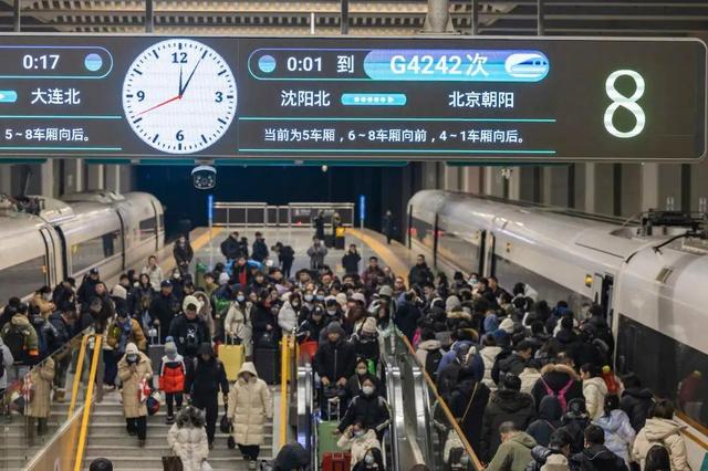 外国小哥用AI搞定高铁出行方案后，他说……