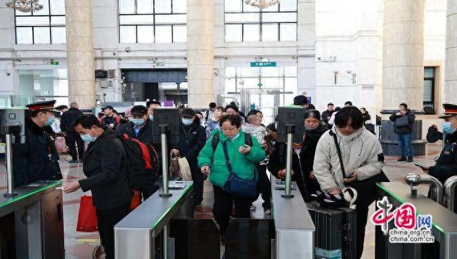 “我的铁路风景”：春运出行，几多美好相伴