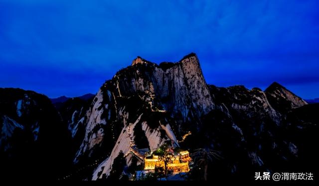 “夜登华山·免费乘动集动车”特种兵旅游专列鸣笛发车（组图）