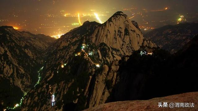 “夜登华山·免费乘动集动车”特种兵旅游专列鸣笛发车（组图）