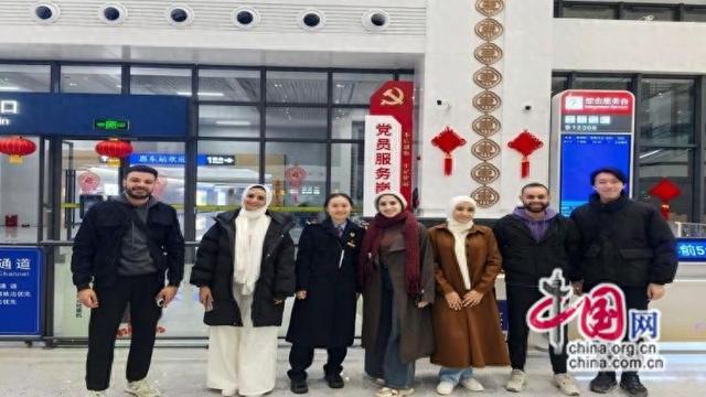 春运画卷中的铁路风景：见证中国发展的温度