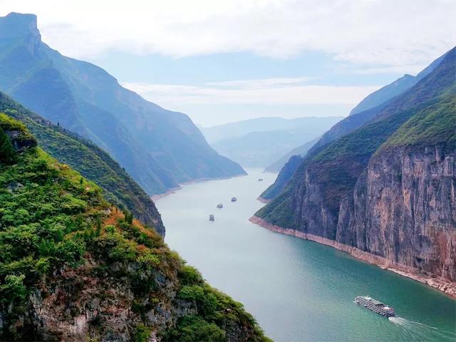 被卡脖子30年的铁路一夜开建!这些内陆城市要翻身当"国际大佬"了?
