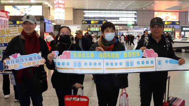 贴心定制！这趟列车在长三角火了！
