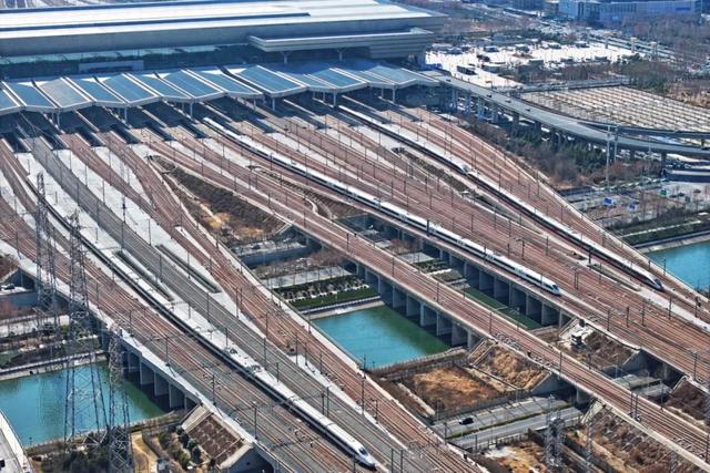 国铁集团全面完成2024年全国两会建议提案办理任务