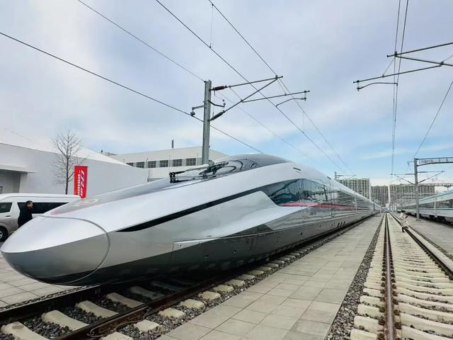 国铁集团全面完成2024年全国两会建议提案办理任务