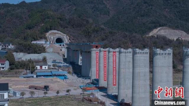 金建铁路全线隧道贯通 浙中城市群建设加快