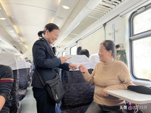 央媒点赞！“一个人也要等的列车”温暖了无数网友
