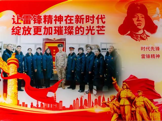 这趟列车很特别！乘务员准备的物品亮了！