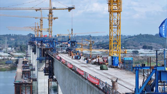 轨道上的“双城记”：市域（郊）铁路建设提速，助力成渝地区双城经济圈建设走深走实
