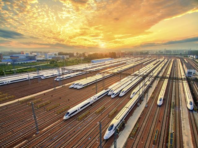 征地成本翻10倍，负债6万亿还在建！中国高铁究竟在赌什么国运？