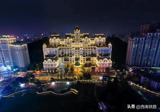 动车直达，这座城市不止有IMAX