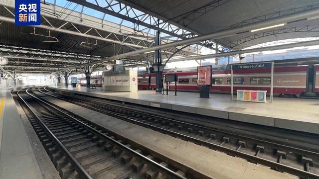 500公斤二战炸弹！巴黎北站施工时突然挖出！铁路因此瘫痪14小时